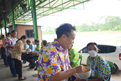 กิจกรรมรดน้ำขอพรและมอบของที่ระลึกแก่ผู้สูงอายุ พารามิเตอร์รูปภาพ 1