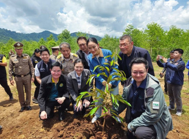 นายกรัฐมนตรีลงพื้นที่จังหวัดจันทบุรี พบปะพี่น้องเกษตรกร พารามิเตอร์รูปภาพ 16
