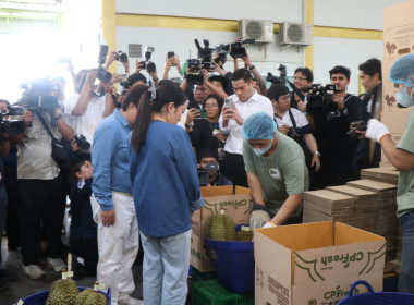 นายกรัฐมนตรีลงพื้นที่จังหวัดจันทบุรี พบปะพี่น้องเกษตรกร พารามิเตอร์รูปภาพ 2