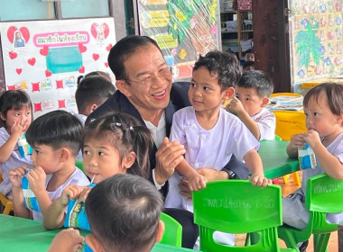 ลงพื้นที่ตรวจสอบการดำเนินงานโครงการอาหารเสริม (นม) โรงเรียน ... พารามิเตอร์รูปภาพ 2