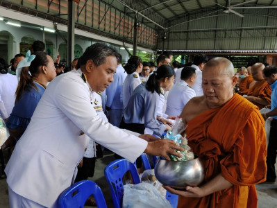 พิธีเจริญพระพุทธมนต์และทำบุญตักบาตรถวายพระราชกุศล พารามิเตอร์รูปภาพ 1