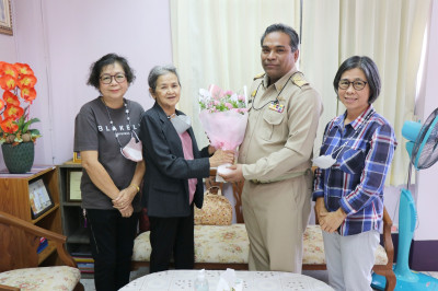 อวยพรและขอพรจากนางสาวสุดา ชวลิต นางสาวเรณู นิยมพฤกษ์ ... พารามิเตอร์รูปภาพ 1