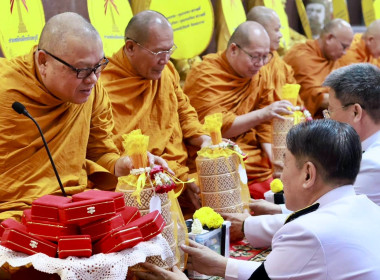 พิธีทำบุญตักบาตรถวายเป็นพระราชกุศลแด่สมเด็จพระนางเจ้าสิริกิติ์พระบรมราชินีนาถ พระบรมราชชนนีพันปีหลวง ในวาระครบ 50 วัน (ปัญญาสมวาร) ... พารามิเตอร์รูปภาพ 2