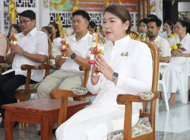 พิธีเวียนเทียน เนื่องในวันมาฆบูชา จังหวัดจันทบุรี ... พารามิเตอร์รูปภาพ 28