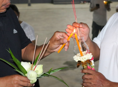 พิธีเวียนเทียน เนื่องในวันมาฆบูชา จังหวัดจันทบุรี ... พารามิเตอร์รูปภาพ 13