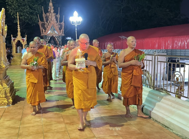 พิธีเวียนเทียน เนื่องในวันมาฆบูชา จังหวัดจันทบุรี ... พารามิเตอร์รูปภาพ 22