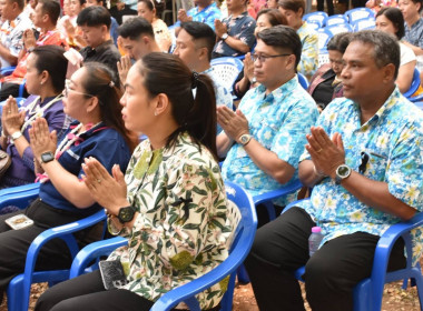 สรงน้ำพระพุทธรูป และกราบขอพรจากพระราชธรรมเมธี ... พารามิเตอร์รูปภาพ 4