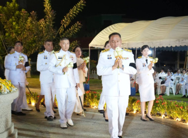 พิธีเชิญพุ่มดอกบัวประดิษฐ์ไปถวายสักการะพระศรีมหาโพธิทศมราชบพิตร ในวันวิสาขบูชา ประจำปี ... พารามิเตอร์รูปภาพ 9