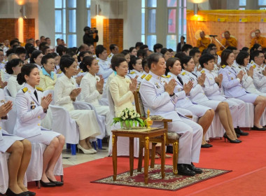 พิธีสวดพระพุทธมนต์และทำบุญตักบาตรถวายพระราชกุศล ... พารามิเตอร์รูปภาพ 24