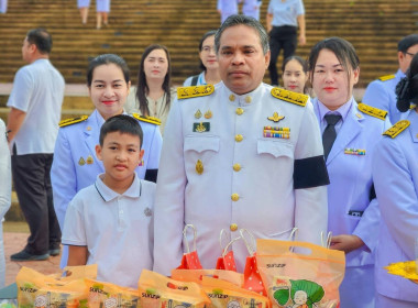 พิธีสวดพระพุทธมนต์และทำบุญตักบาตรถวายพระราชกุศล ... พารามิเตอร์รูปภาพ 21