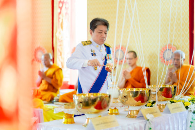 ร่วมพิธีเวียนเทียนสมโภชนำ้พระพุทธมนต์ศักดิ์สิทธิ์ พารามิเตอร์รูปภาพ 1